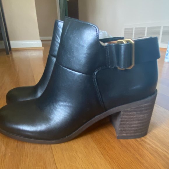 Franco Sarto "Matisse" Black Leather Ankle Bootie Gold Buckle Stacked Heel 6.5 - Picture 4 of 7